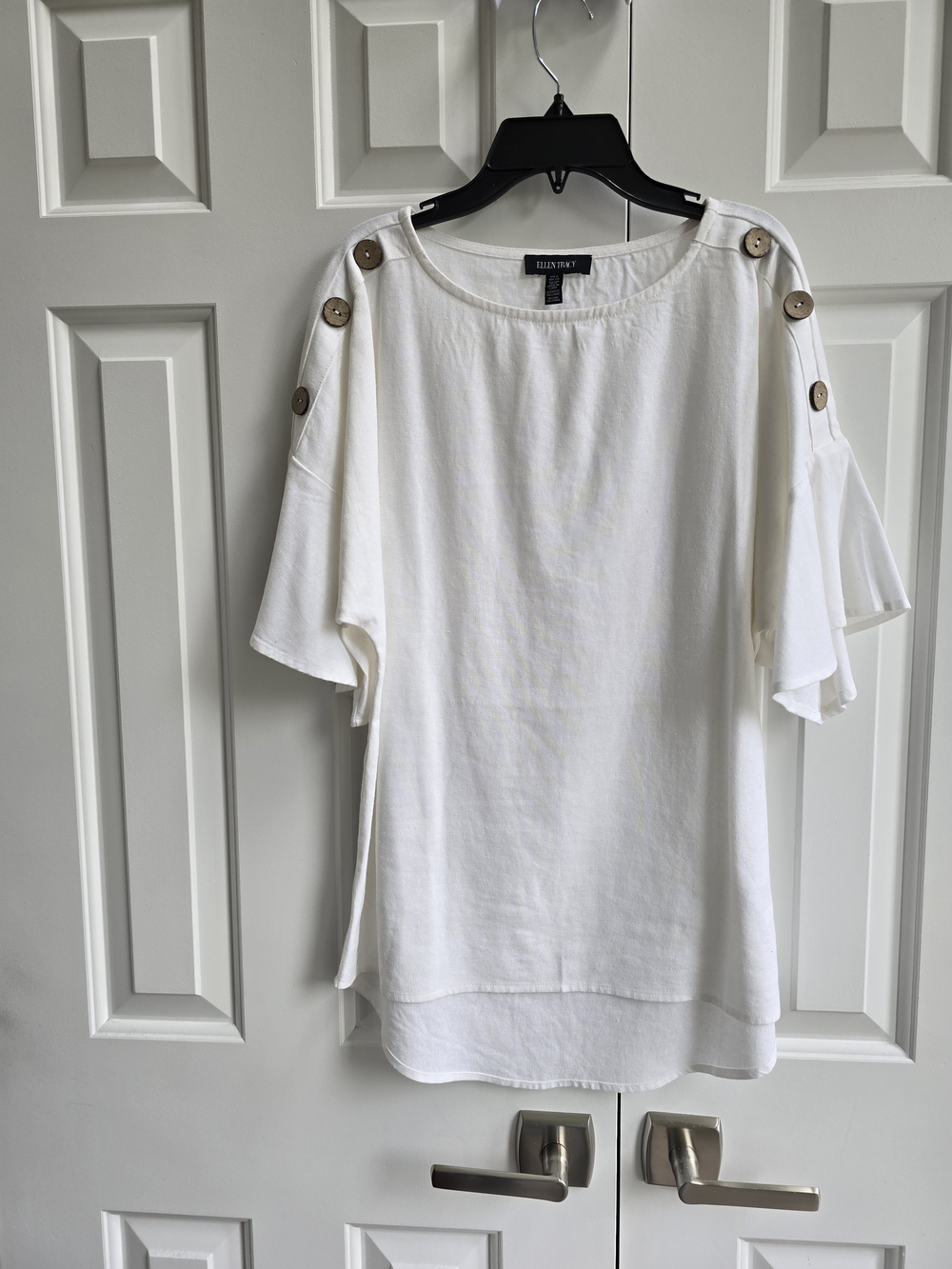 Ellen Tracy Linen Cream Colored Shoulder Button Tunic Top